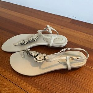 Coke Haan new flower sandals, size 8